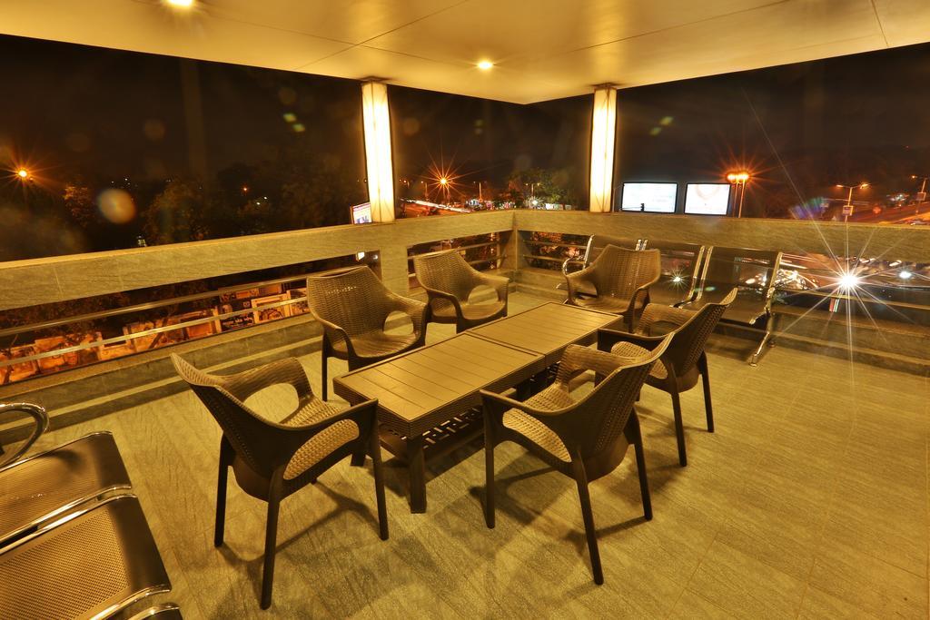 Hotel Kabir Ahmedabad Extérieur photo