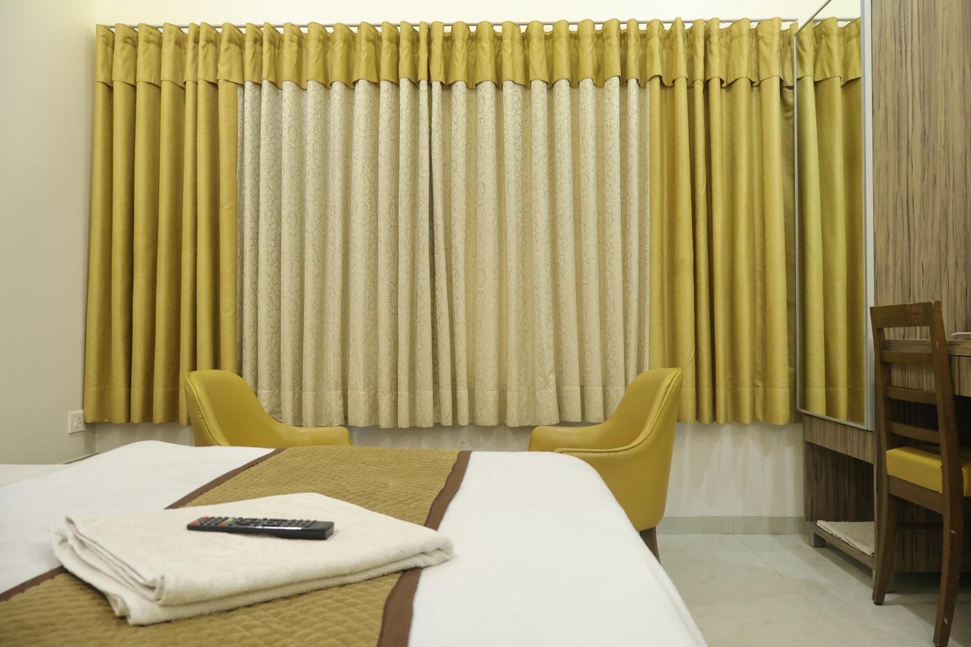 Hotel Kabir Ahmedabad Extérieur photo