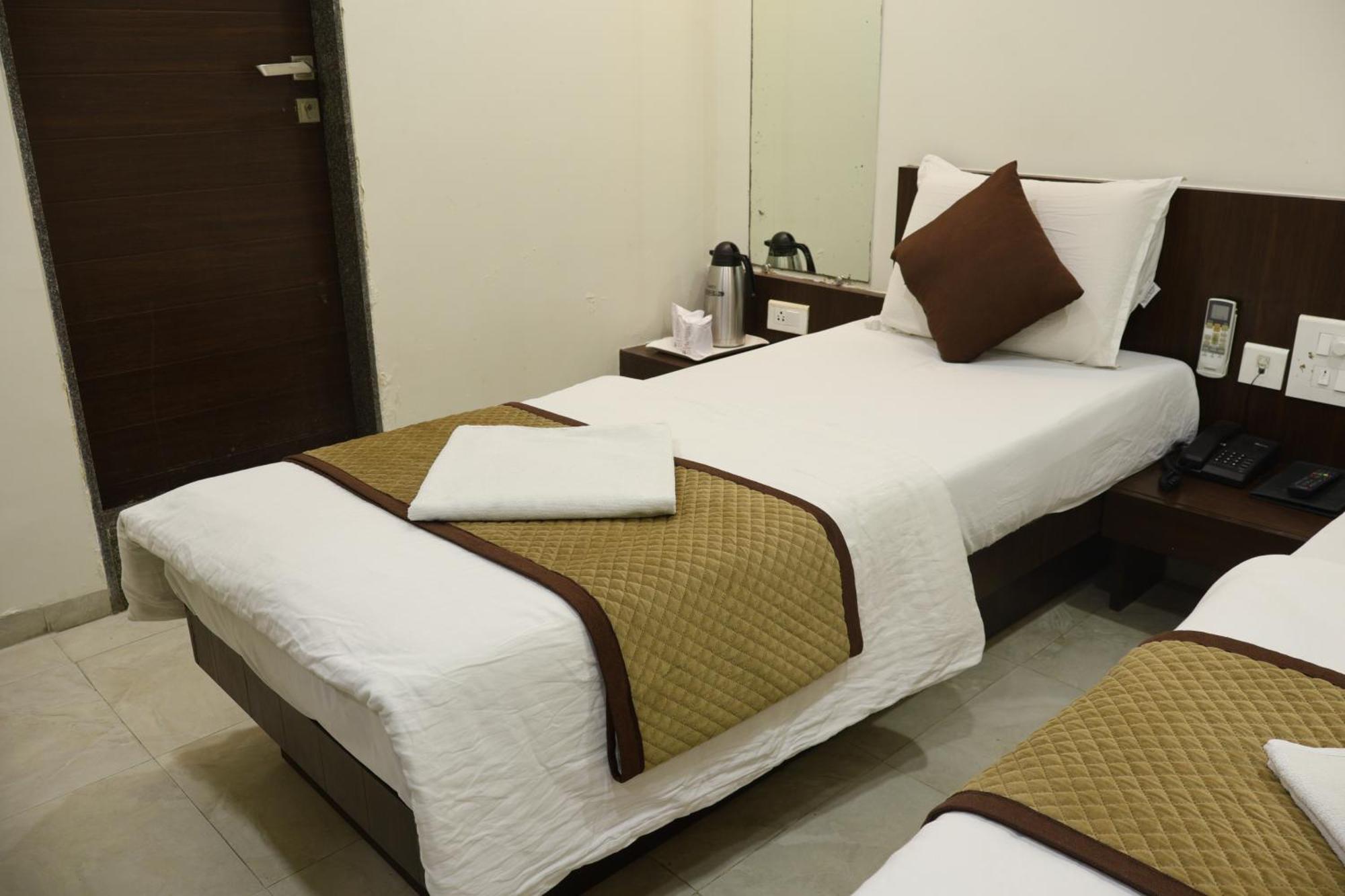 Hotel Kabir Ahmedabad Extérieur photo