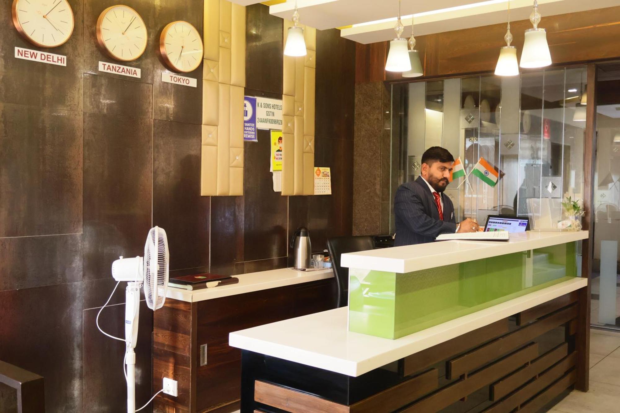 Hotel Kabir Ahmedabad Extérieur photo