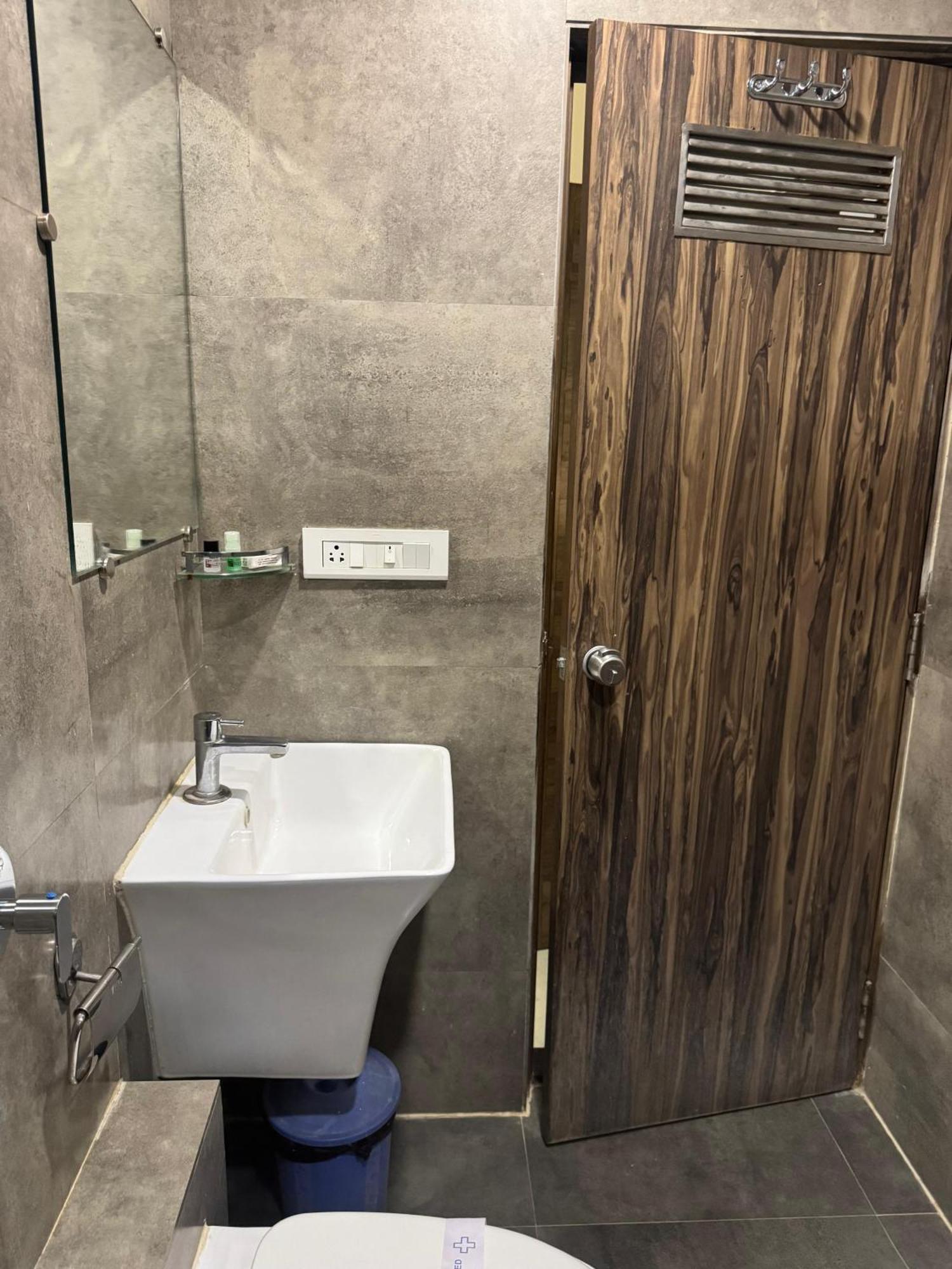 Hotel Kabir Ahmedabad Extérieur photo