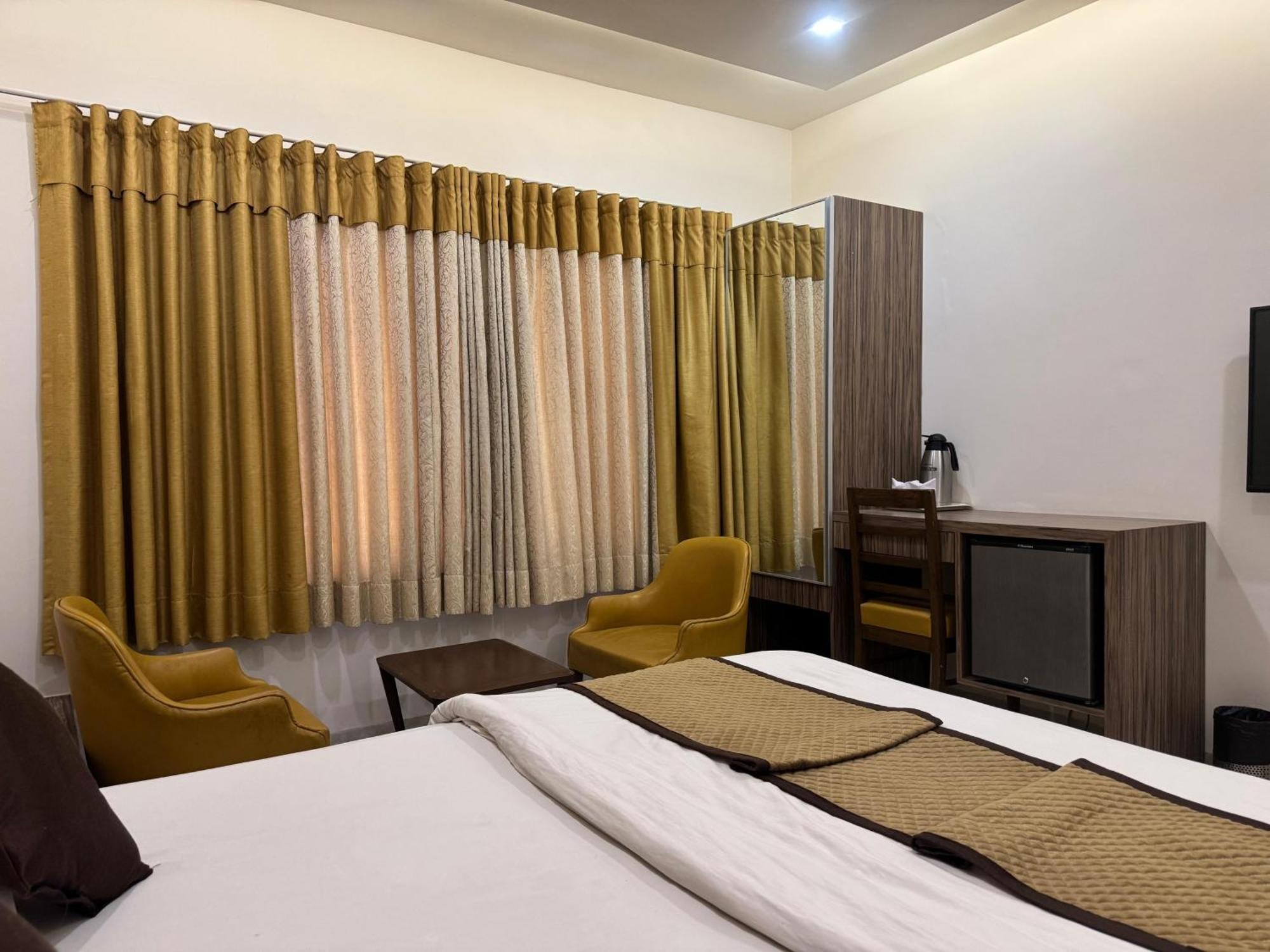 Hotel Kabir Ahmedabad Extérieur photo