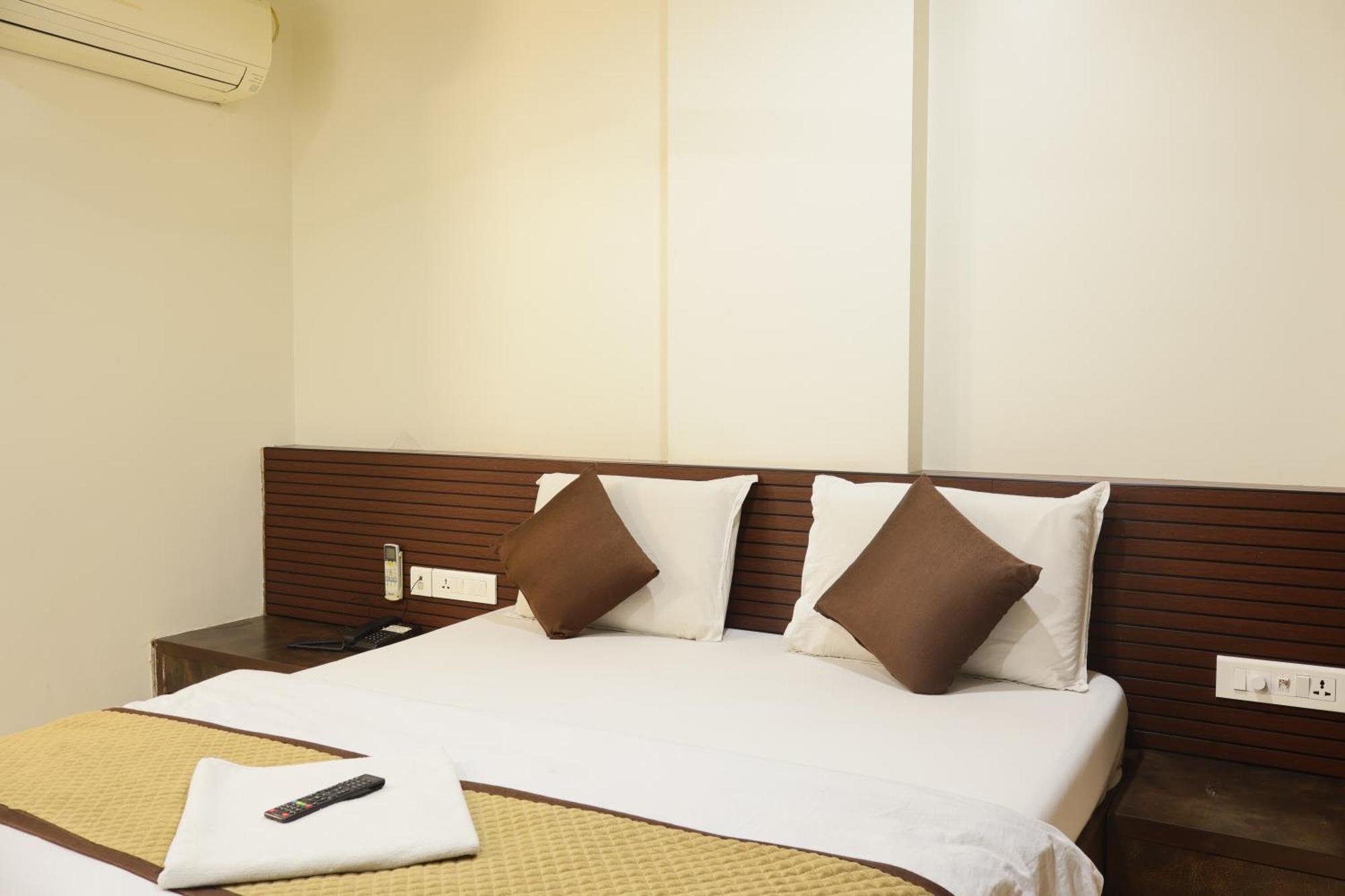 Hotel Kabir Ahmedabad Extérieur photo