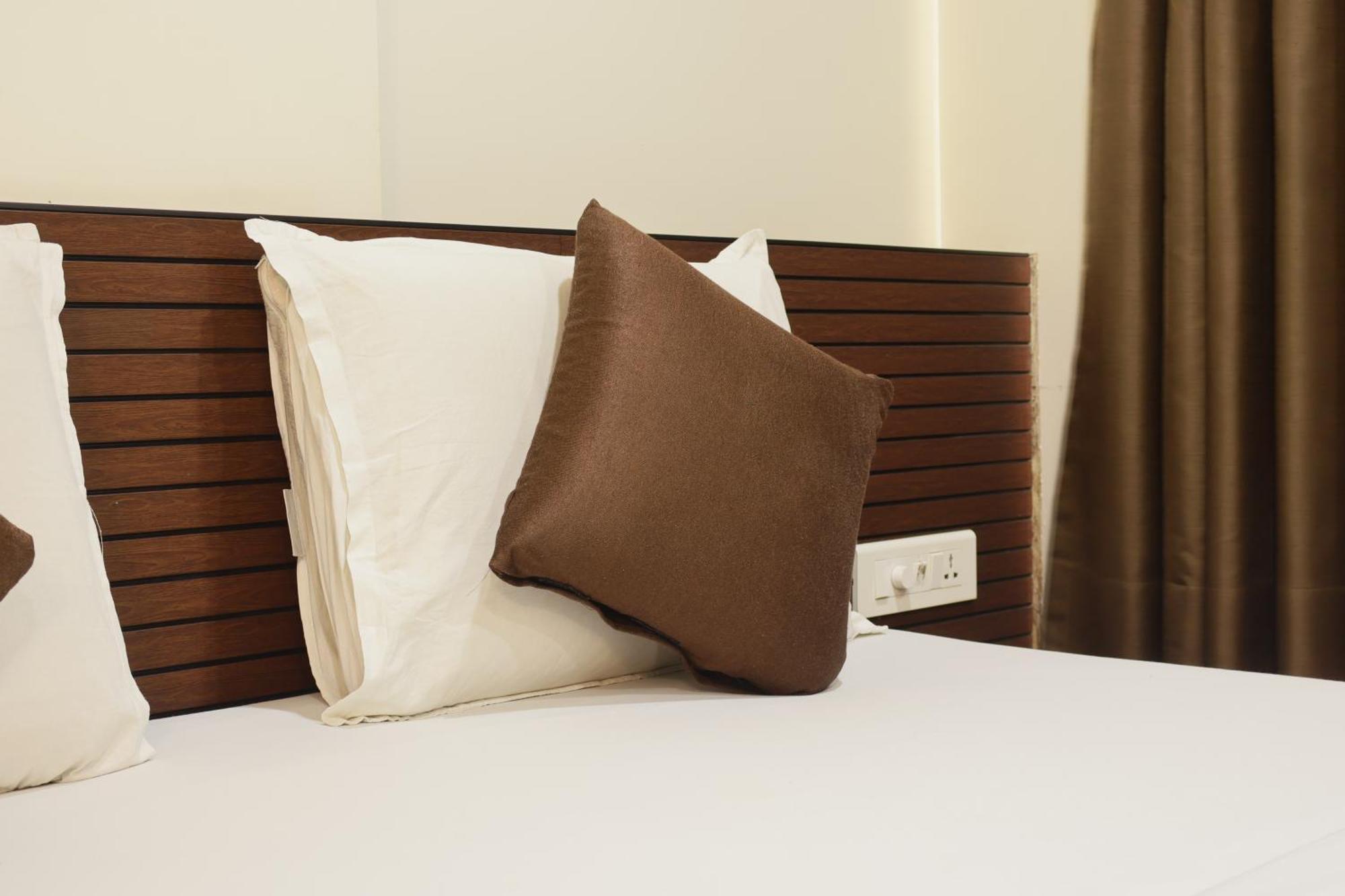 Hotel Kabir Ahmedabad Extérieur photo