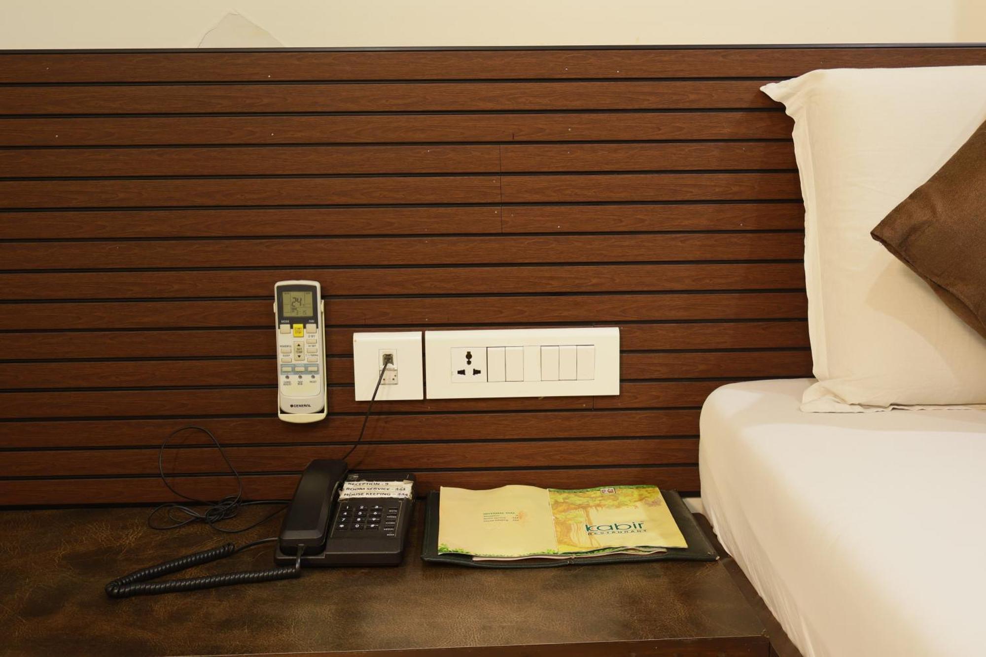 Hotel Kabir Ahmedabad Extérieur photo