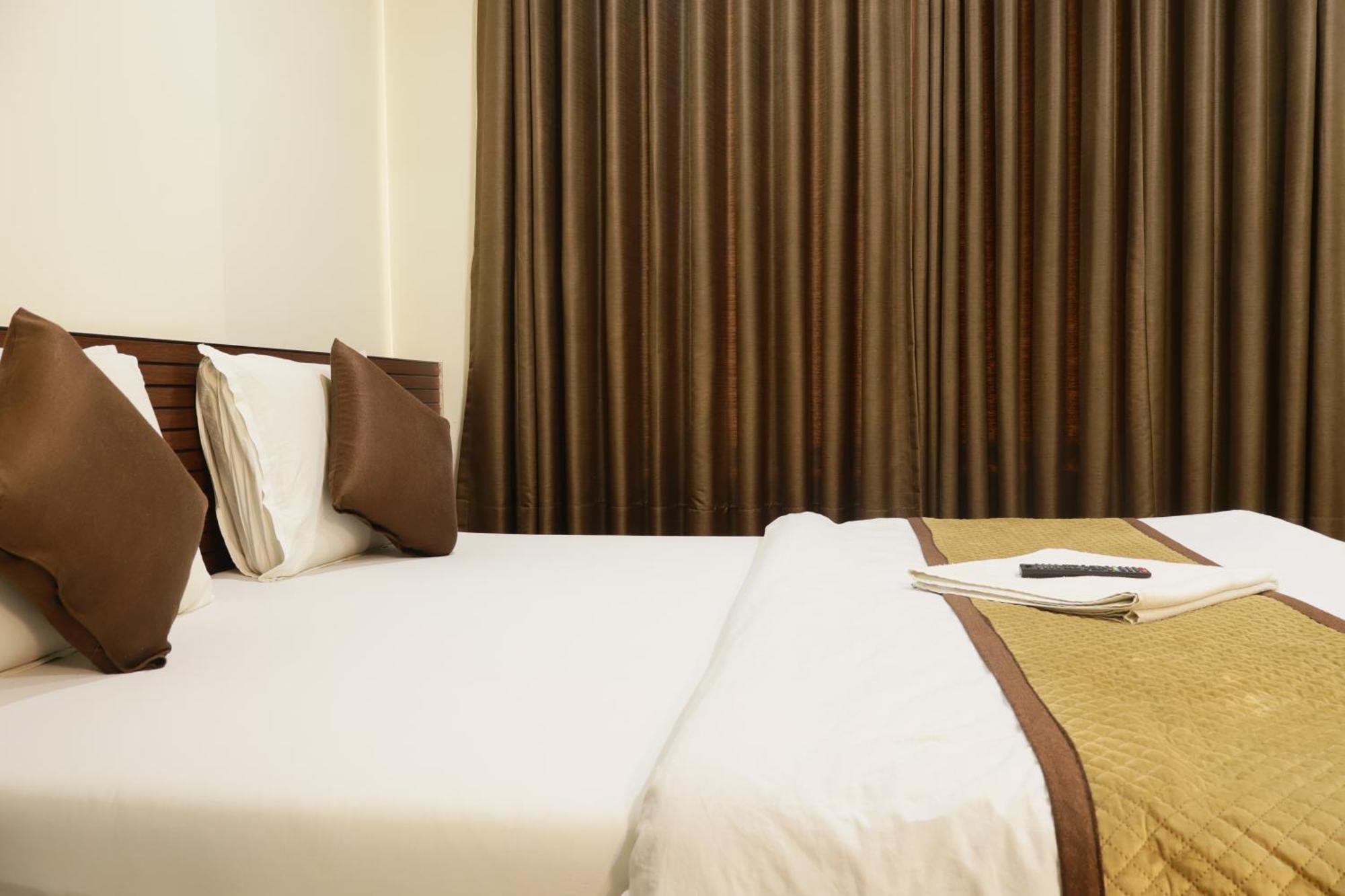Hotel Kabir Ahmedabad Extérieur photo