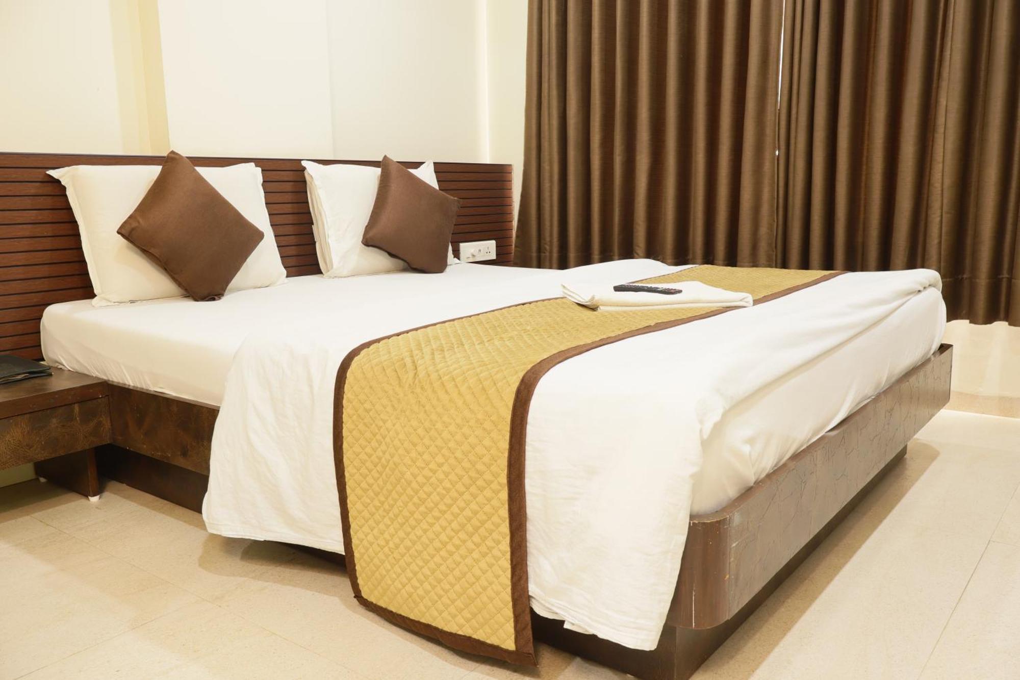 Hotel Kabir Ahmedabad Extérieur photo