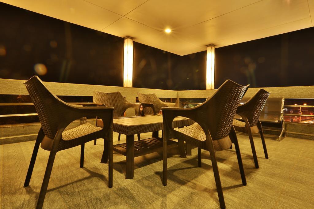 Hotel Kabir Ahmedabad Extérieur photo
